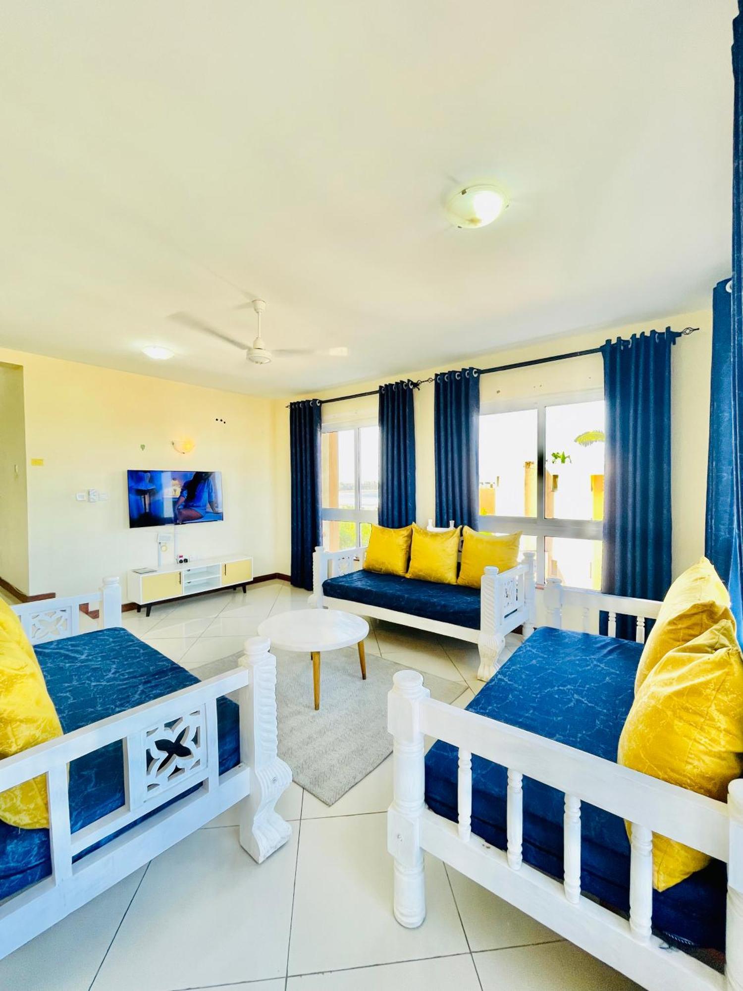 Elna'S Nyali - Work & Unwind - Pool, Sea Views, Ac & Fast Wi-Fi Bed & Breakfast Mombasa Eksteriør bilde