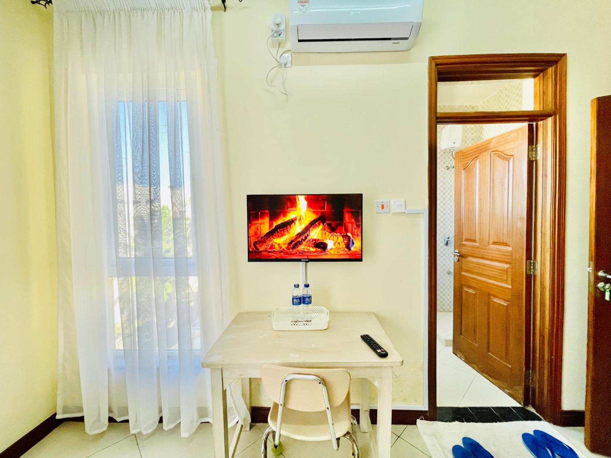 Elna'S Nyali - Work & Unwind - Pool, Sea Views, Ac & Fast Wi-Fi Bed & Breakfast Mombasa Eksteriør bilde