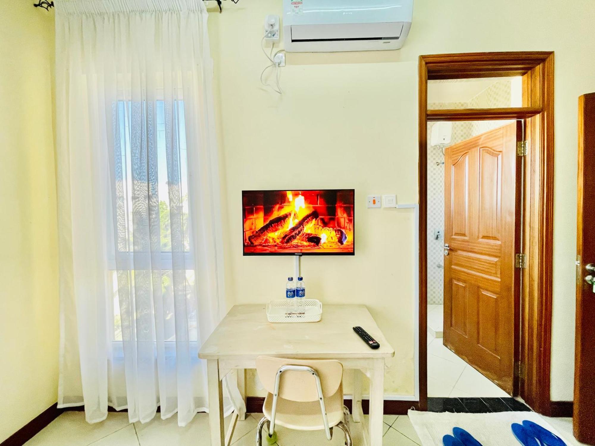 Elna'S Nyali - Work & Unwind - Pool, Sea Views, Ac & Fast Wi-Fi Bed & Breakfast Mombasa Eksteriør bilde