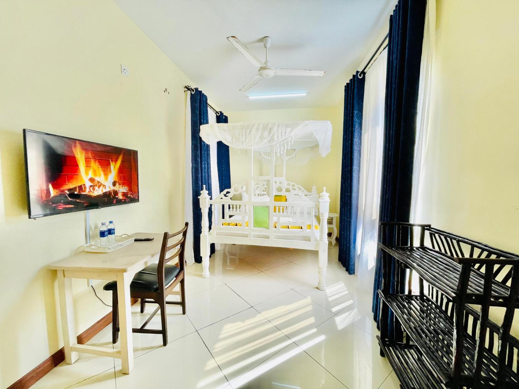 Elna'S Nyali - Work & Unwind - Pool, Sea Views, Ac & Fast Wi-Fi Bed & Breakfast Mombasa Eksteriør bilde