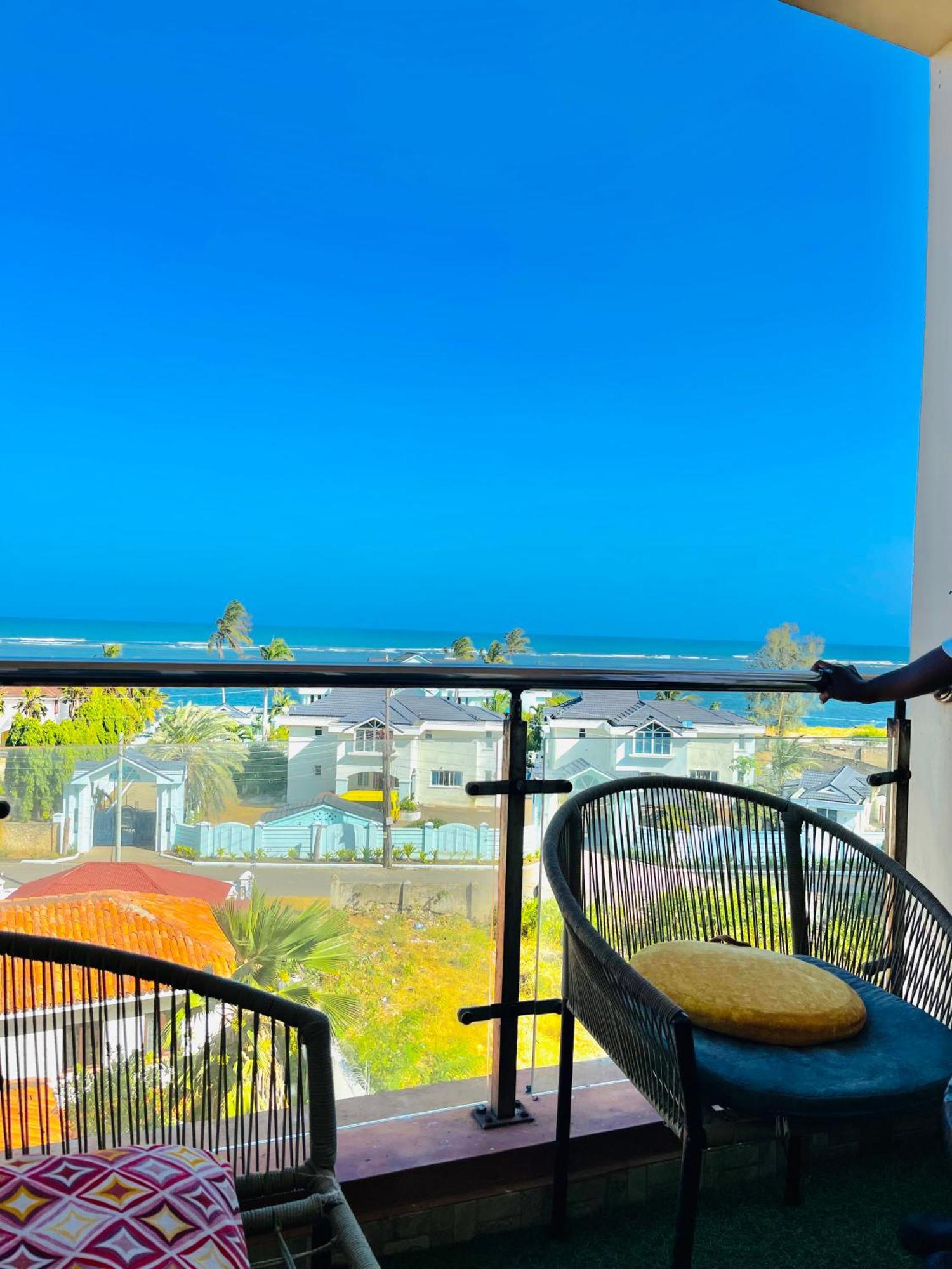 Elna'S Nyali - Work & Unwind - Pool, Sea Views, Ac & Fast Wi-Fi Bed & Breakfast Mombasa Eksteriør bilde