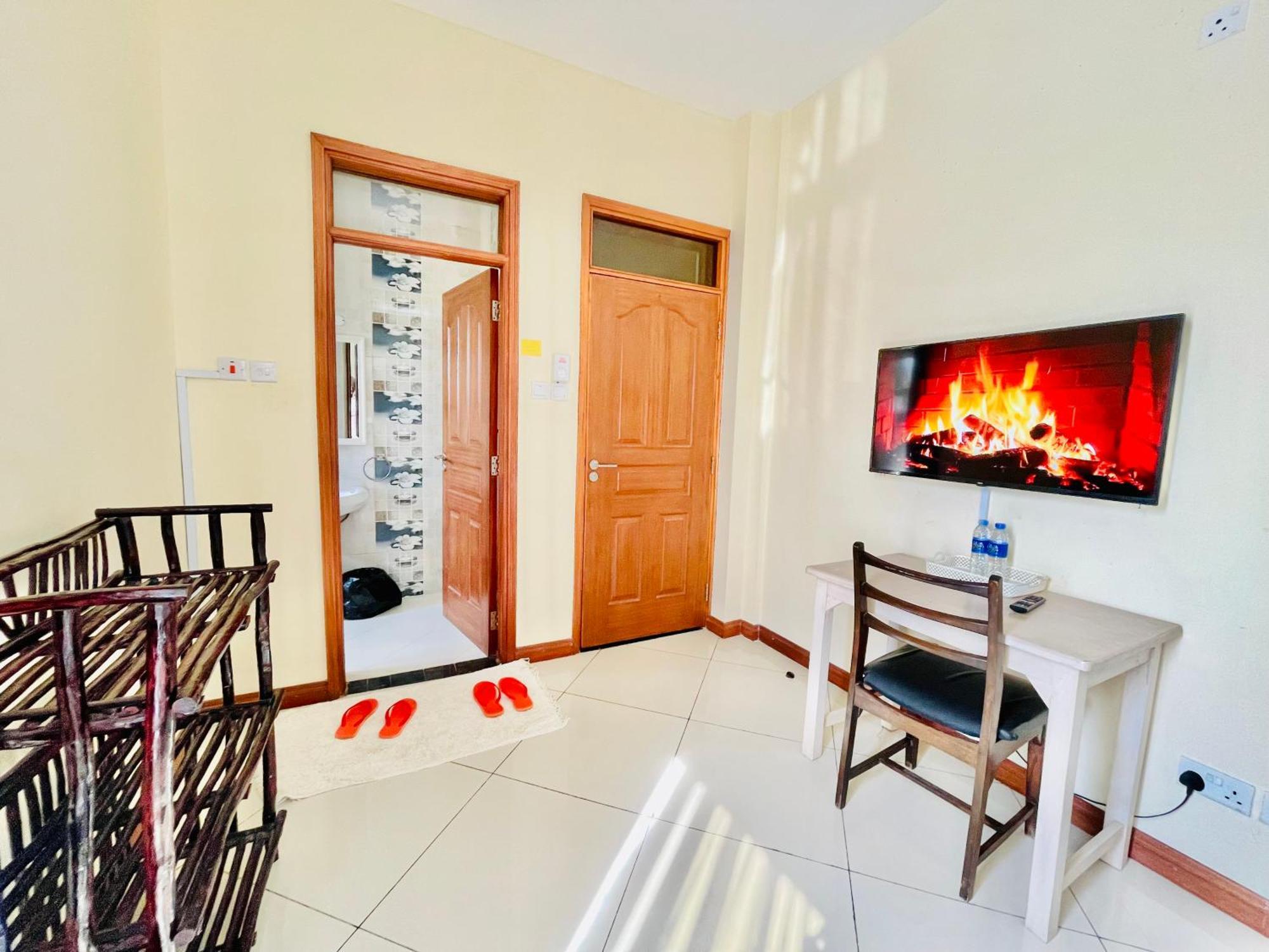Elna'S Nyali - Work & Unwind - Pool, Sea Views, Ac & Fast Wi-Fi Bed & Breakfast Mombasa Eksteriør bilde