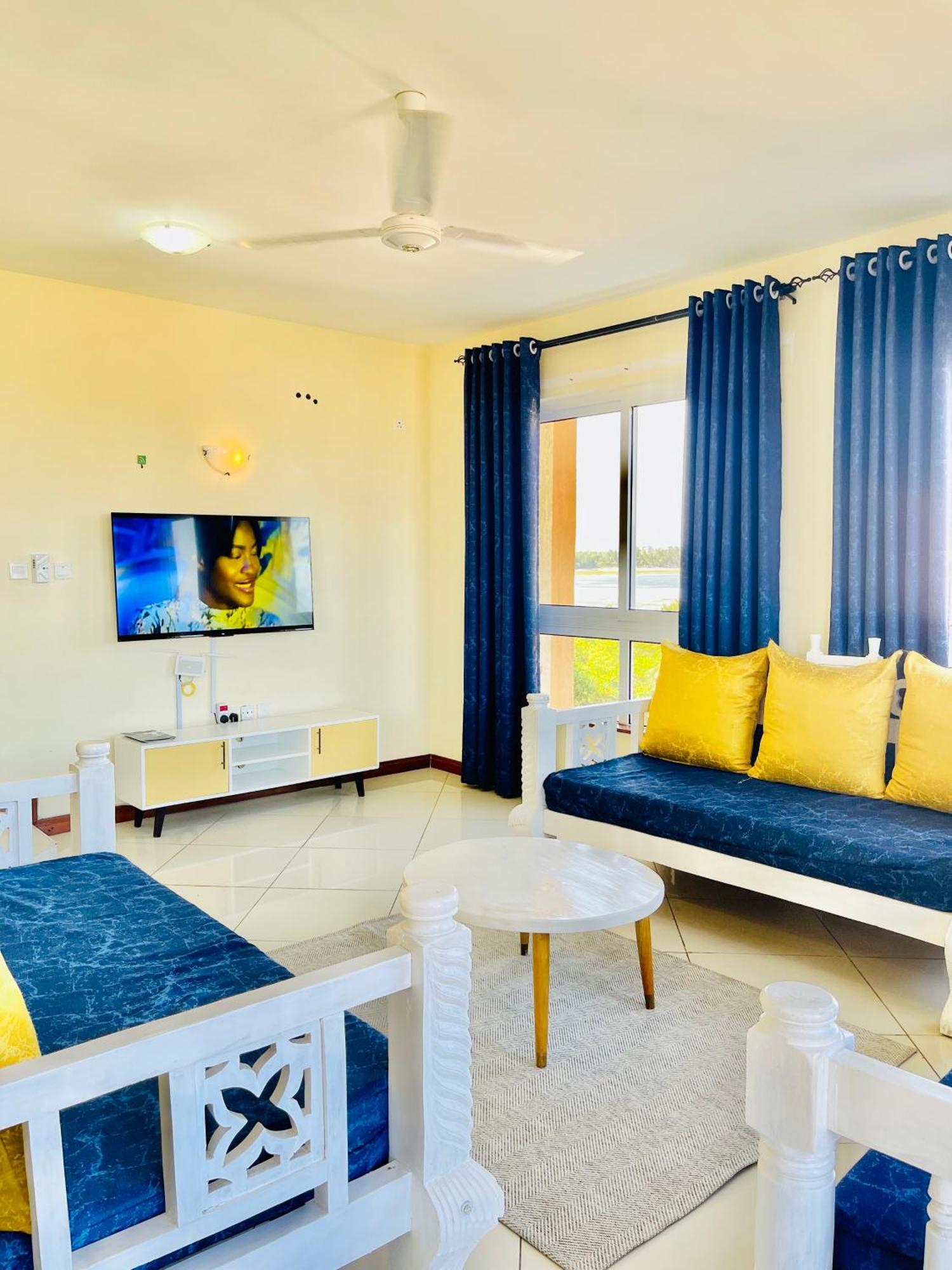 Elna'S Nyali - Work & Unwind - Pool, Sea Views, Ac & Fast Wi-Fi Bed & Breakfast Mombasa Eksteriør bilde