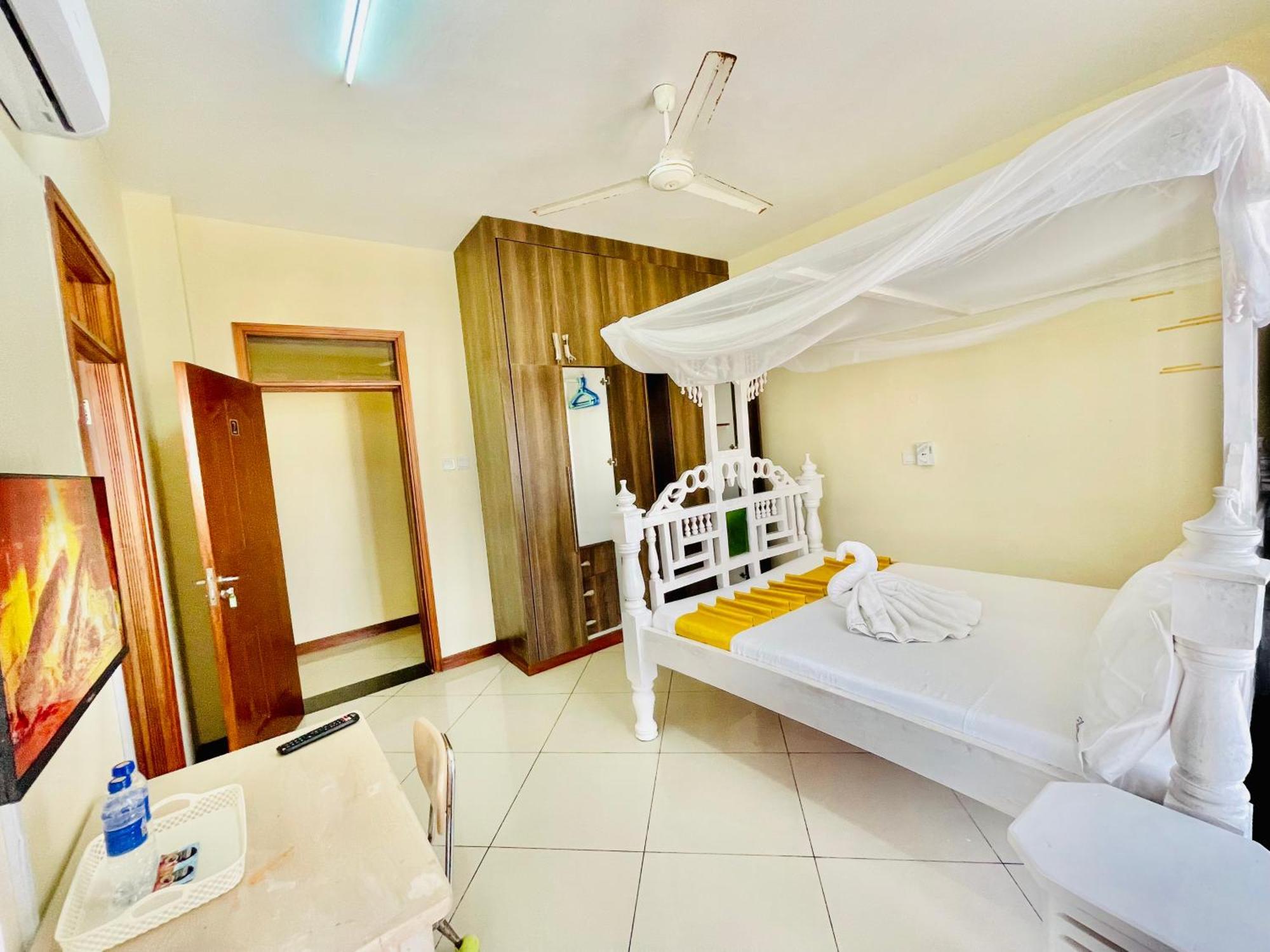 Elna'S Nyali - Work & Unwind - Pool, Sea Views, Ac & Fast Wi-Fi Bed & Breakfast Mombasa Eksteriør bilde