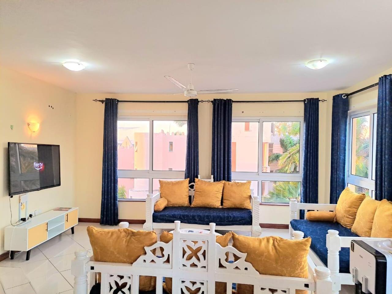 Elna'S Nyali - Work & Unwind - Pool, Sea Views, Ac & Fast Wi-Fi Bed & Breakfast Mombasa Eksteriør bilde