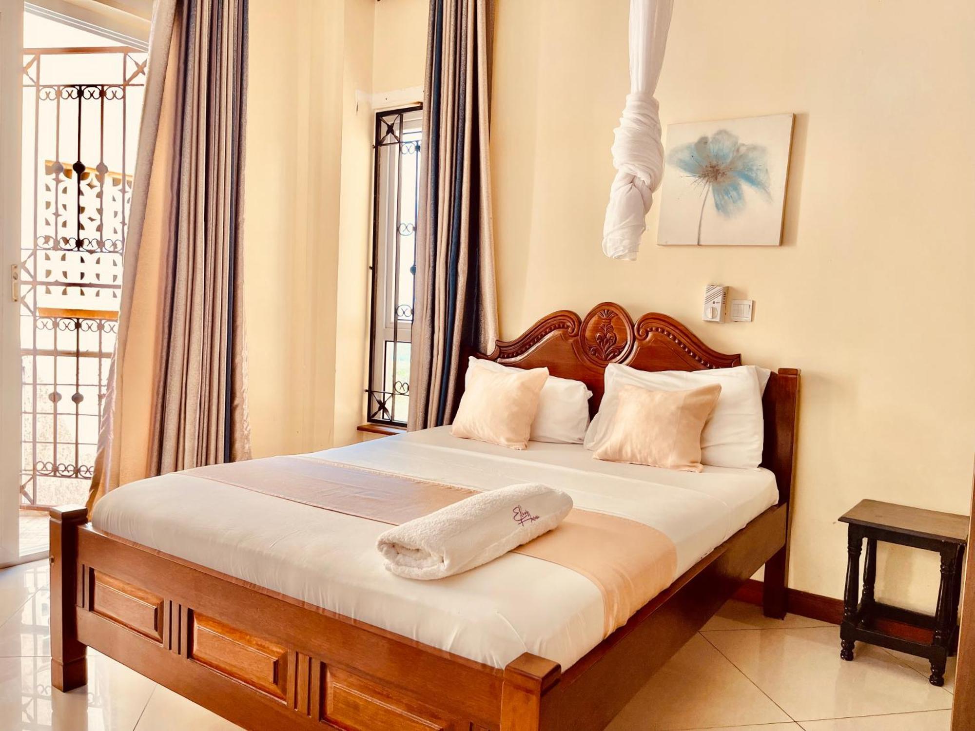 Elna'S Nyali - Work & Unwind - Pool, Sea Views, Ac & Fast Wi-Fi Bed & Breakfast Mombasa Eksteriør bilde