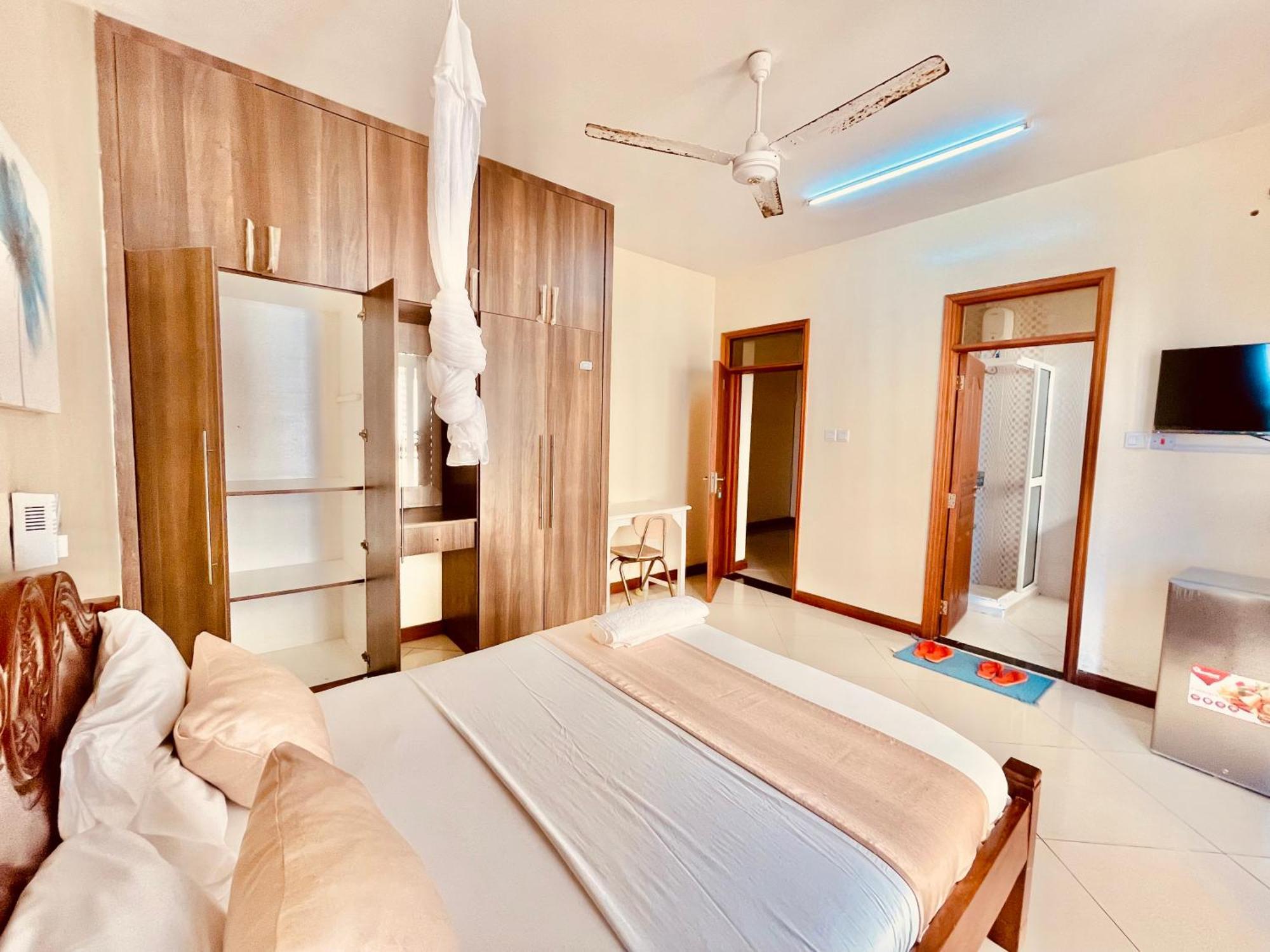 Elna'S Nyali - Work & Unwind - Pool, Sea Views, Ac & Fast Wi-Fi Bed & Breakfast Mombasa Eksteriør bilde